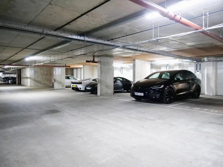 Stylish Urban Sanctuary With Parking Apartment London Exterior photo